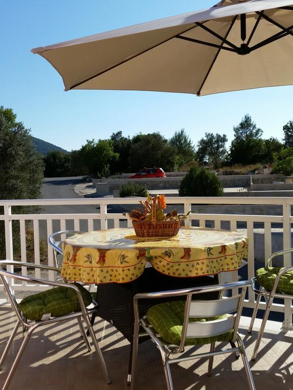Apartments Julija فيلا لوكا الغرفة الصورة