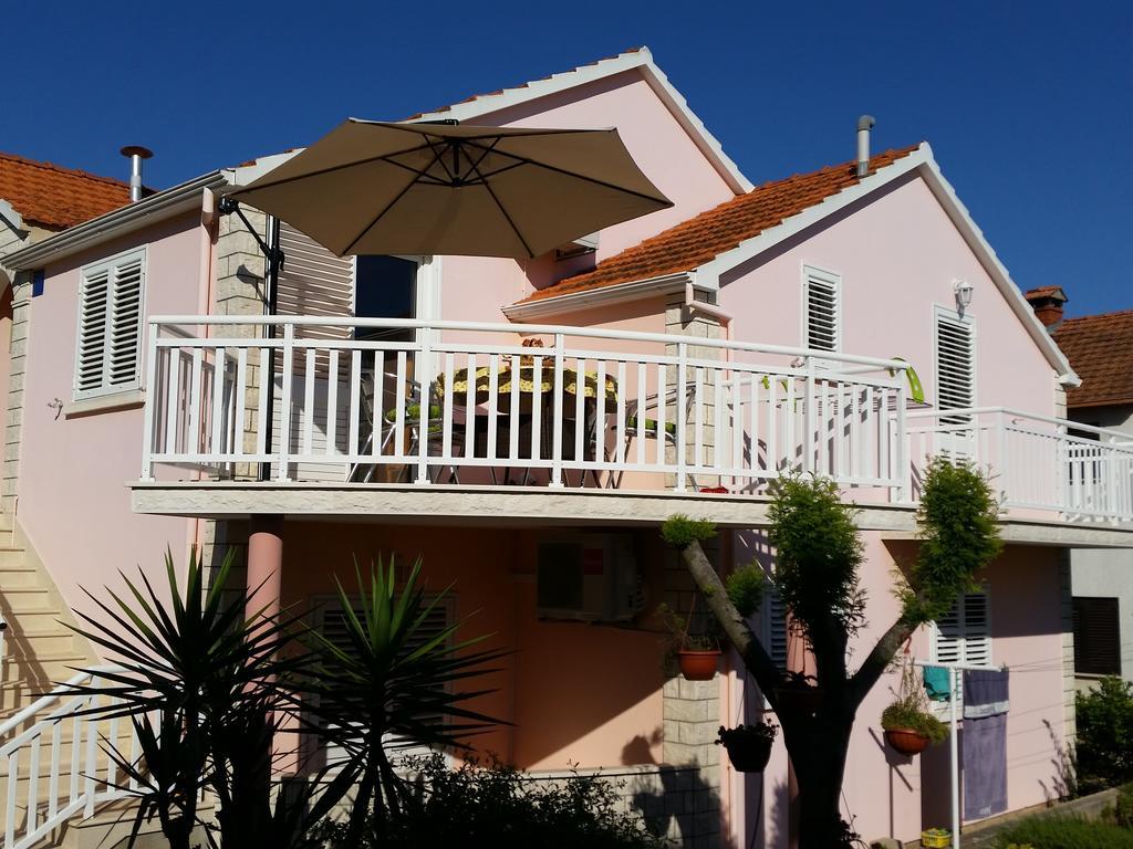 Apartments Julija فيلا لوكا الغرفة الصورة
