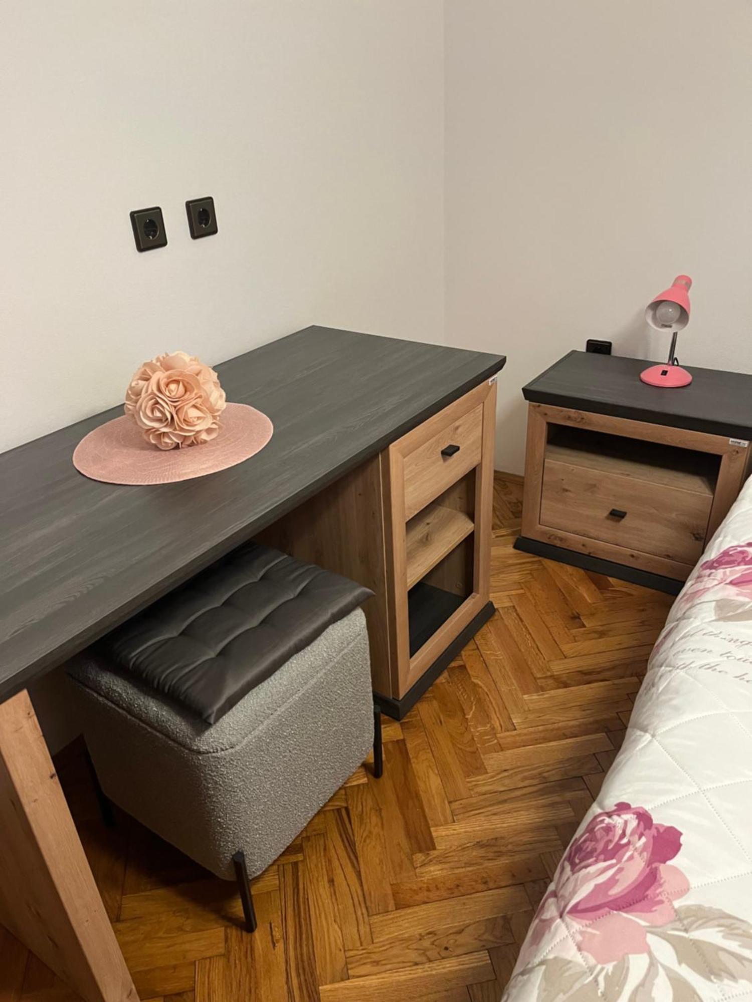 Apartments Julija فيلا لوكا المظهر الخارجي الصورة
