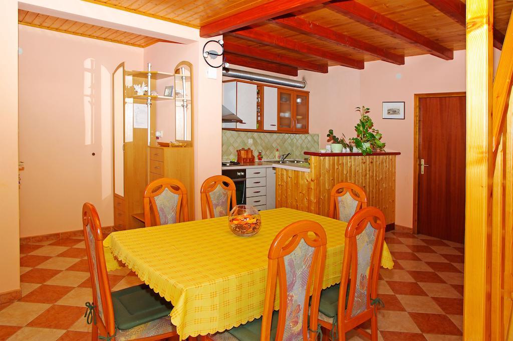 Apartments Julija فيلا لوكا الغرفة الصورة