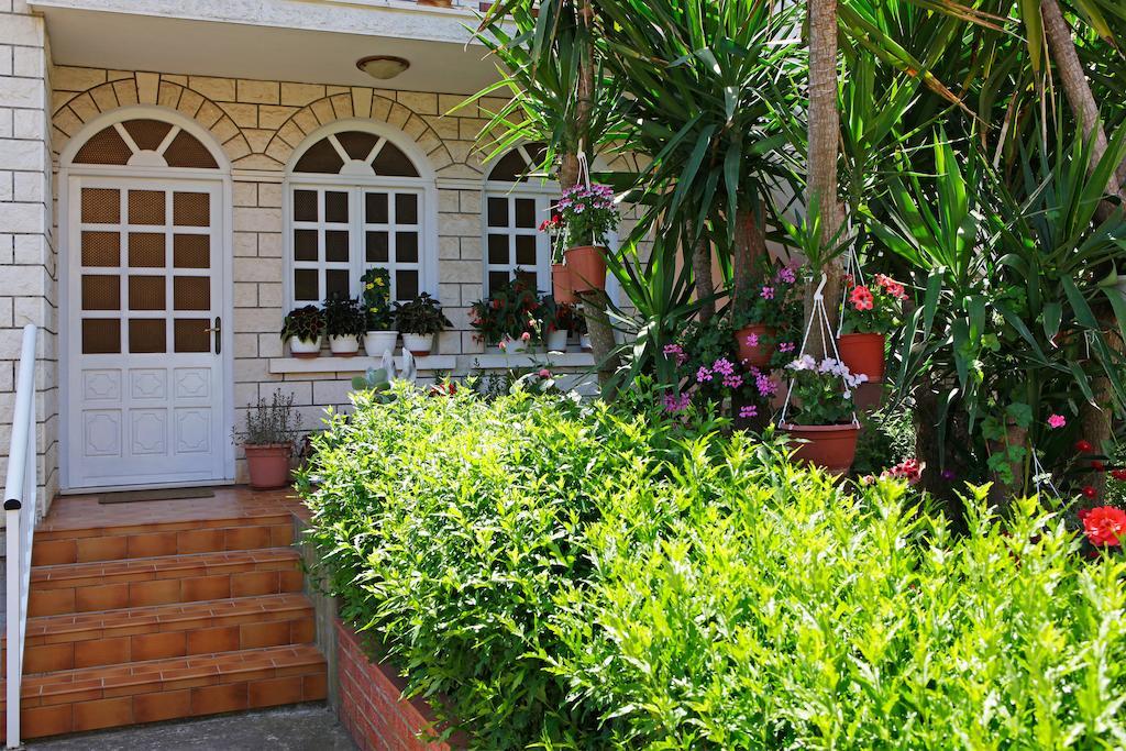 Apartments Julija فيلا لوكا المظهر الخارجي الصورة