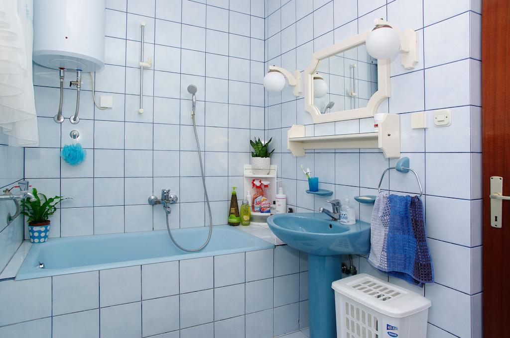 Apartments Julija فيلا لوكا الغرفة الصورة