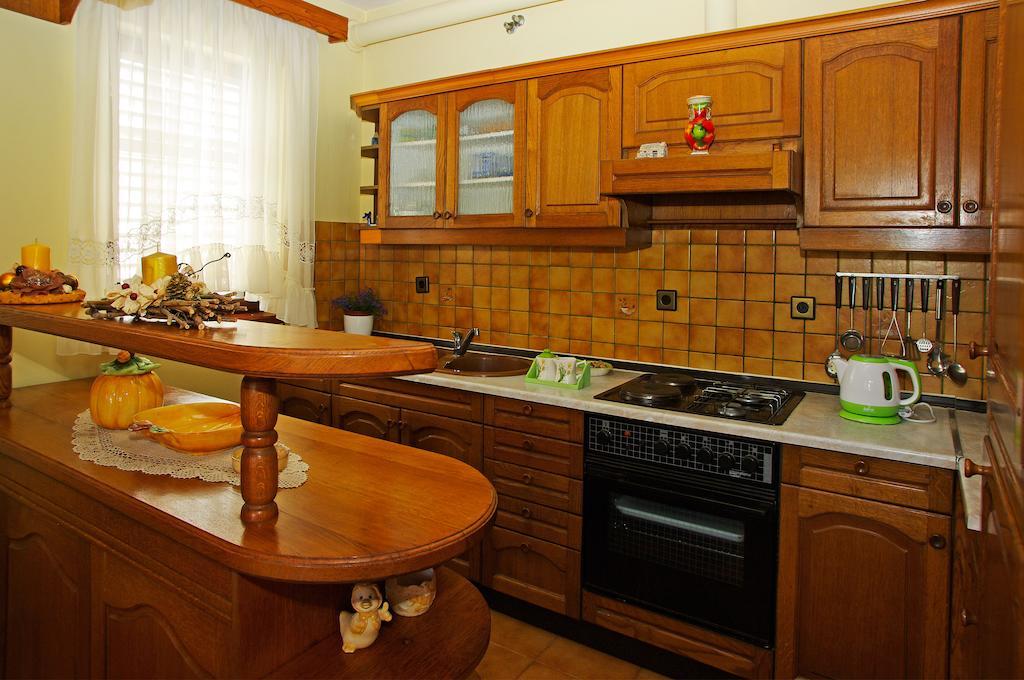 Apartments Julija فيلا لوكا الغرفة الصورة