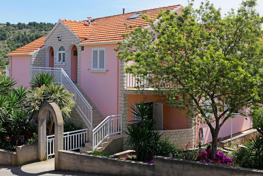 Apartments Julija فيلا لوكا المظهر الخارجي الصورة