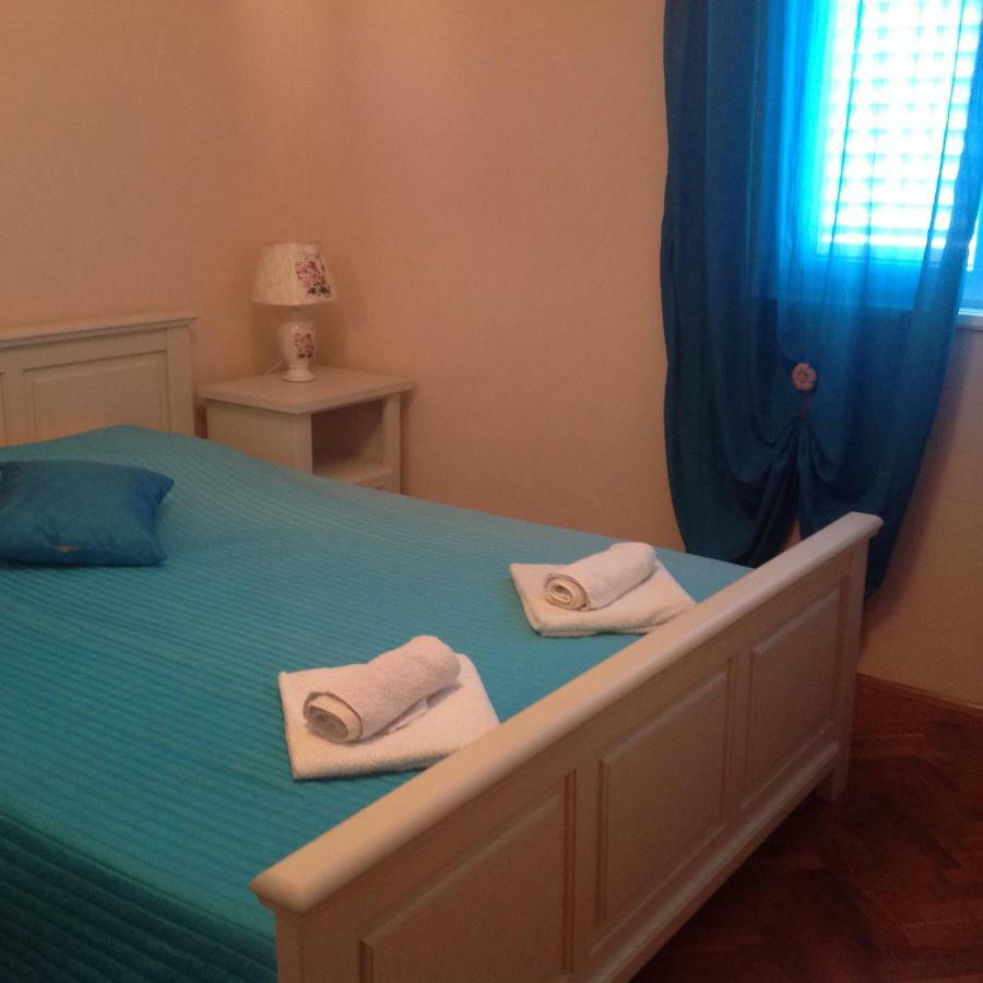 Apartments Julija فيلا لوكا المظهر الخارجي الصورة